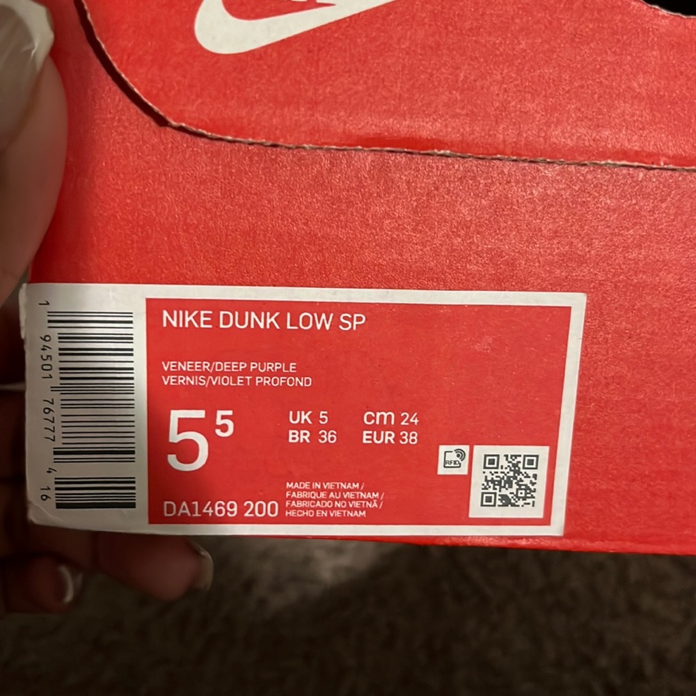 Nike Dunks - Picture 3 of 3